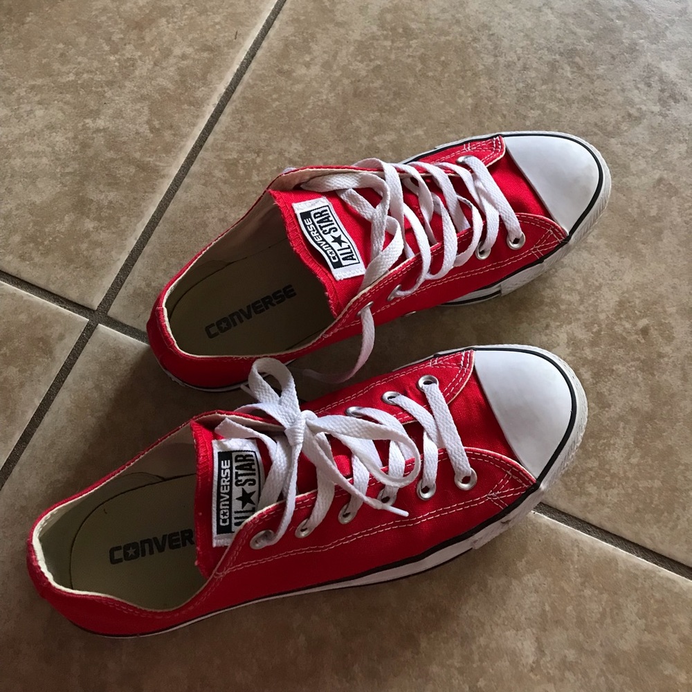 Women’s size 10 converse